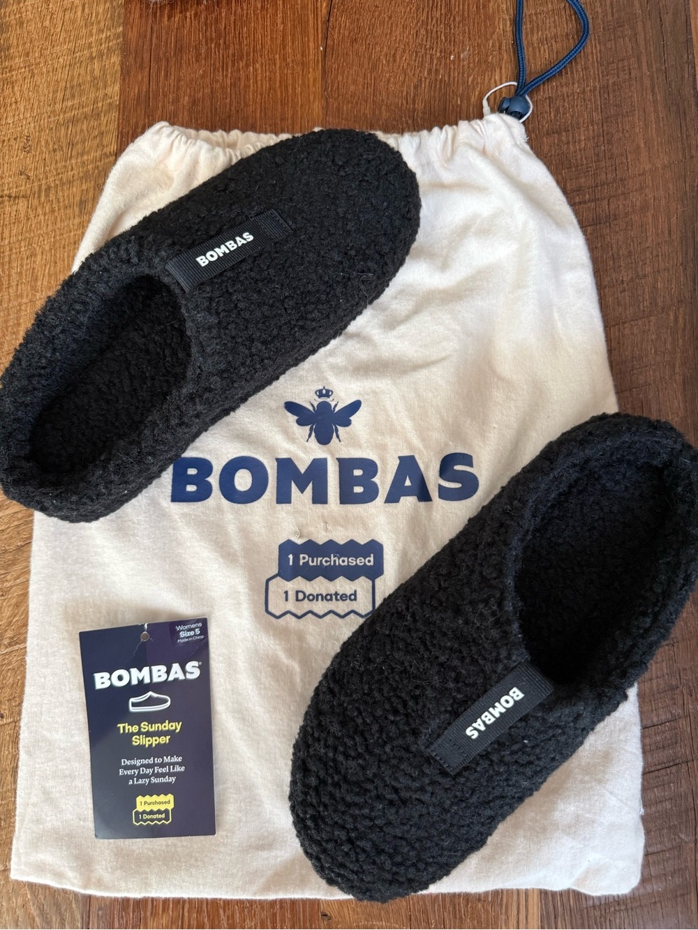 NWT BOMBAS Black Plush Sunday SlipperS Sz 5